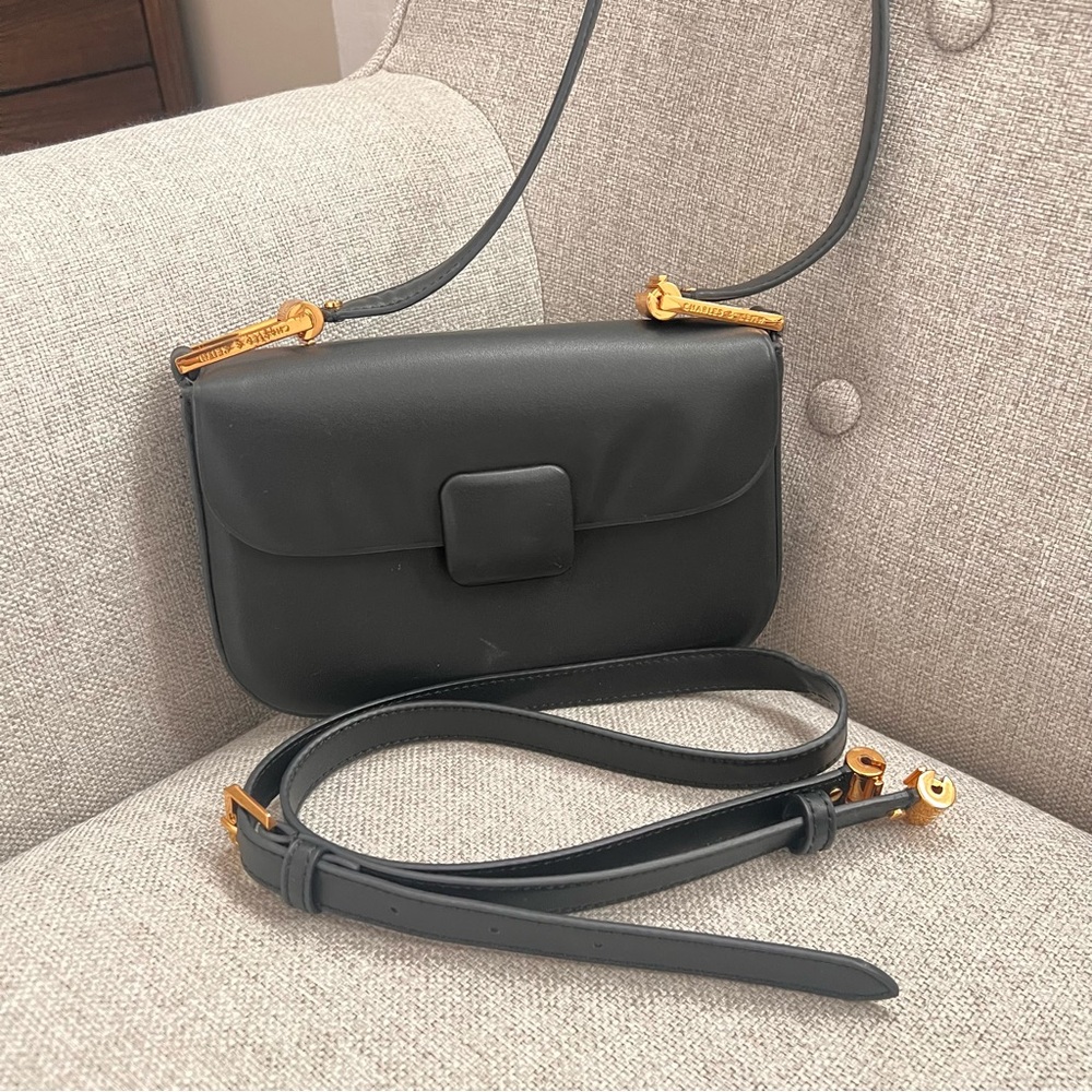 Charles & Keith black KOA push lock - Picture 3 of 7